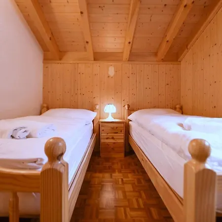 Domek alpejski Typical Chalet In The Heart Of The Mountains Savièse